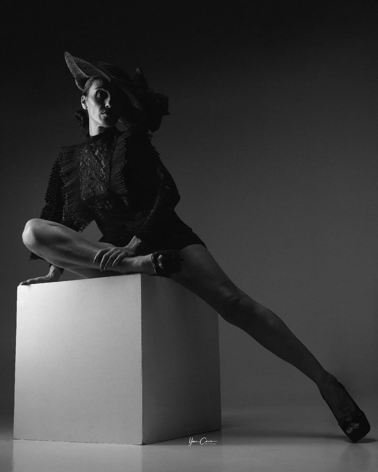 Portrait mode noir et blanc Sandrine Ardèche — photographe éditorial Ruoms