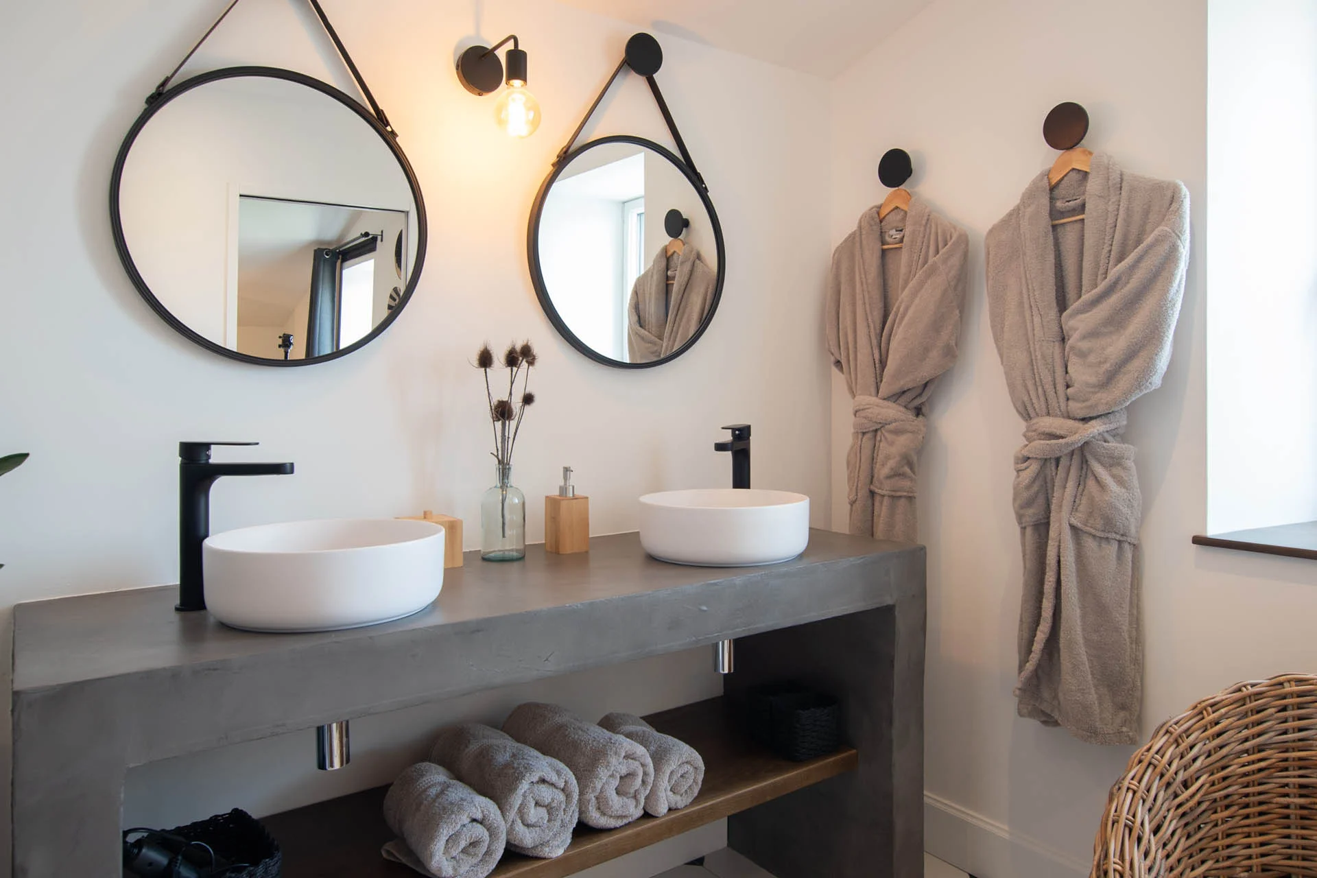 Bureau lumineux avec vue panoramique à Alès