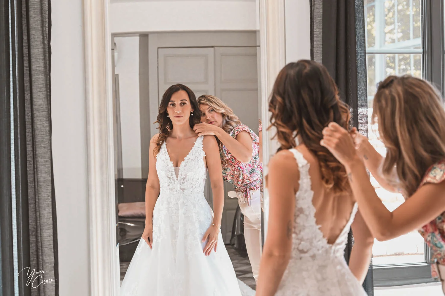 Bride's preparations — wedding in Drôme Provence