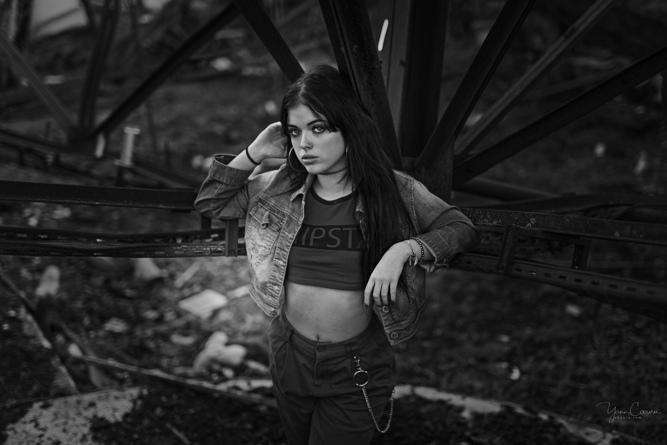 portrait de femme en Ardèche urbex